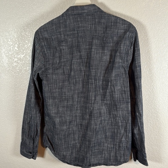 Public Opinion Blue Chambray Button Down Shirt Size Medium - Picture 4 of 6